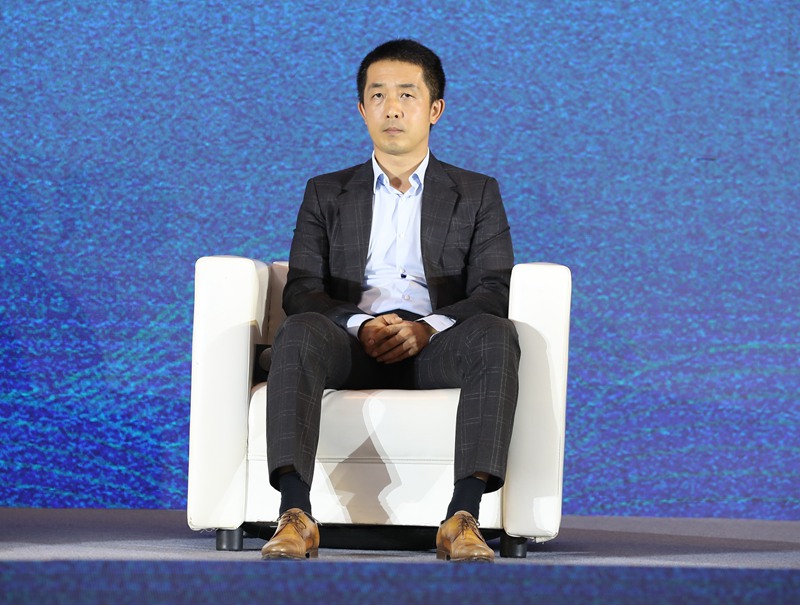 聚鳴投資董事長(zhǎng)、投資總監(jiān)劉曉龍參加圓桌論壇_副本.jpg